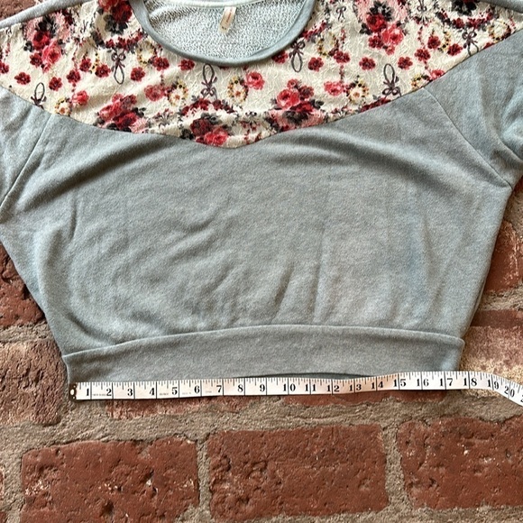 Free People XS gray oversized sweatshirt floral sheer lace - Picture 15 of 16